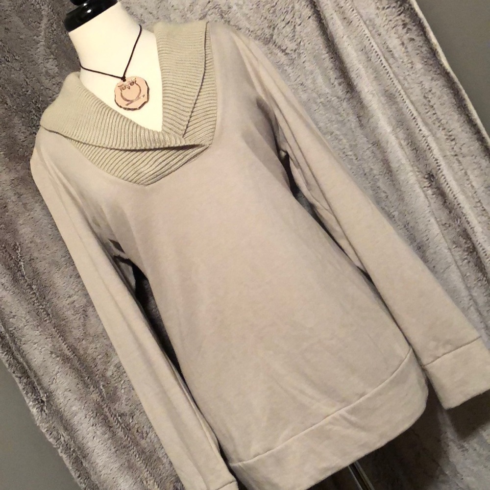 Gorgeous Sweatshirt w/Sweater Collared Neckline